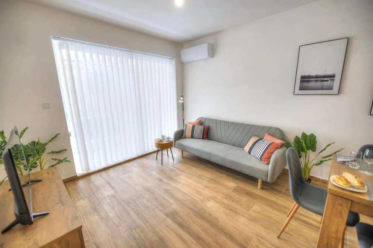 Modern And Centrally Located Large One Bedroom Apartment Kbon1-1 Pieta 0*,  Malta