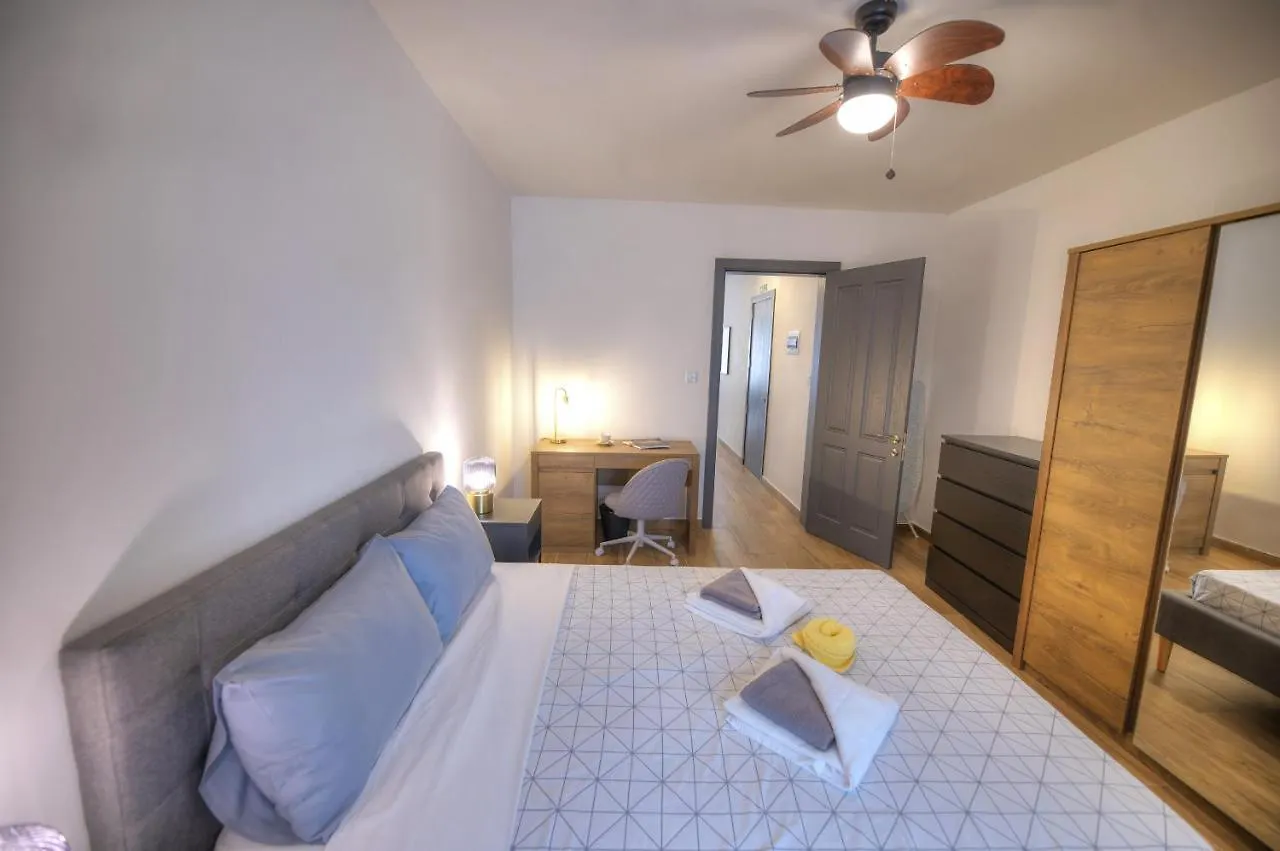 Modern And Centrally Located Large One Bedroom Apartment Kbon1-1 Pietà 0*,